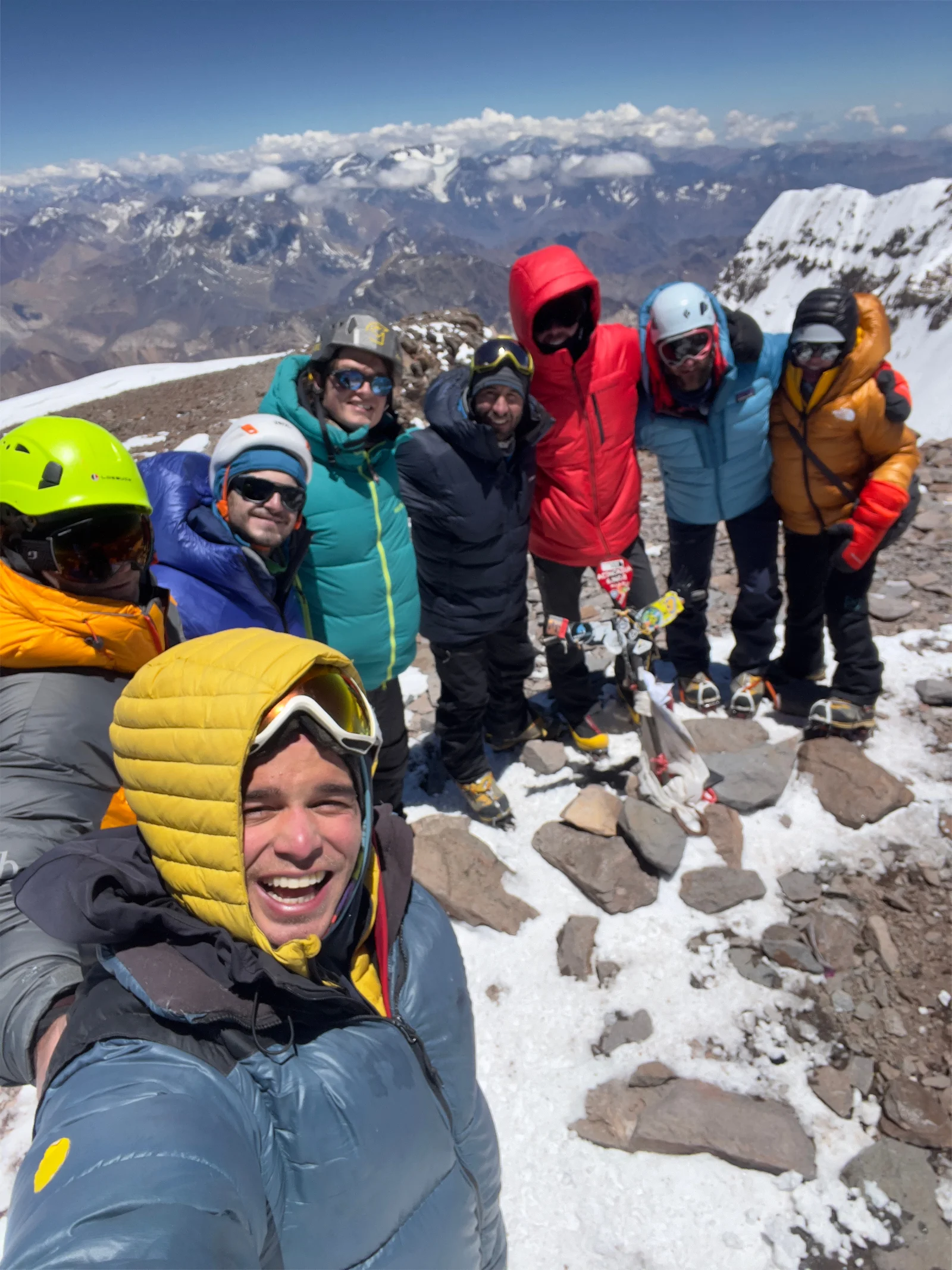 Julián Kusi summit celebration with the full expedition group