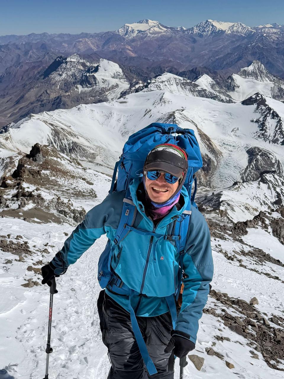 Julián Kusi, guía de montaña certificado del Aconcagua con 17 cumbres exitosas